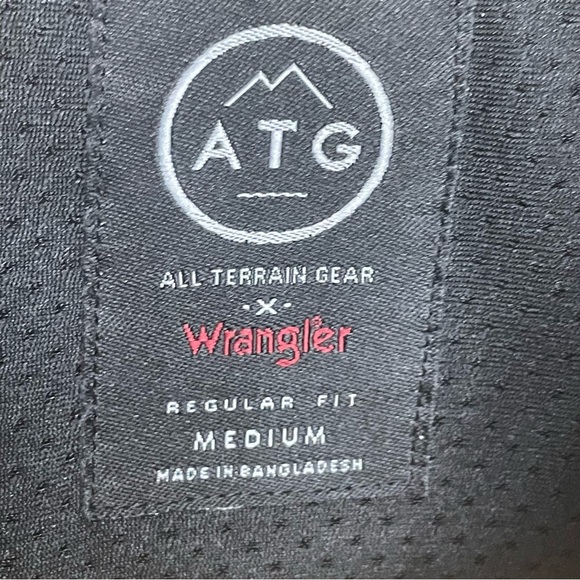 Mens Wrangler ATG long-sleeved men’s Medium Gorpcore roll tab sleeve - Picture 3 of 13